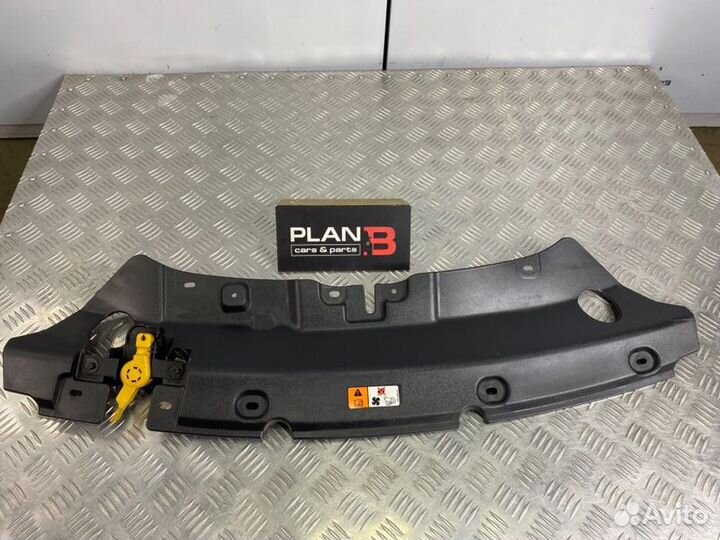 Накладка замка капота передняя Ford Kuga 2G 2015