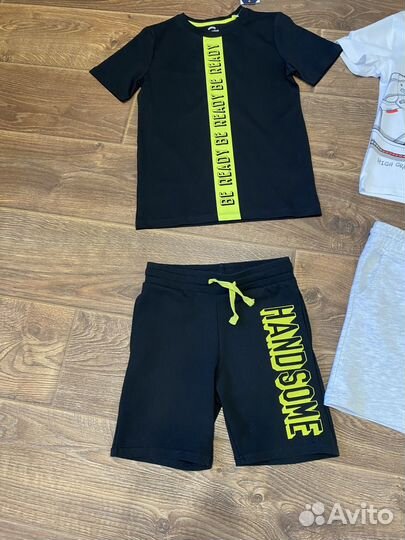 Шорты и футболка для мальчика 134-140