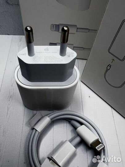 Комплект быстрой зарядки Apple iPhone 20 W