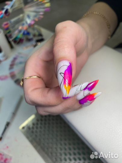 Маникюр и наращивание ногтей