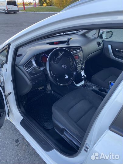 Kia Ceed 1.6 AT, 2015, 87 342 км