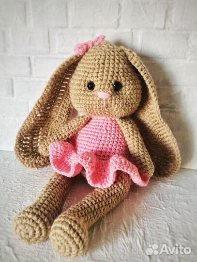 Вязаный зайчик амигуруми