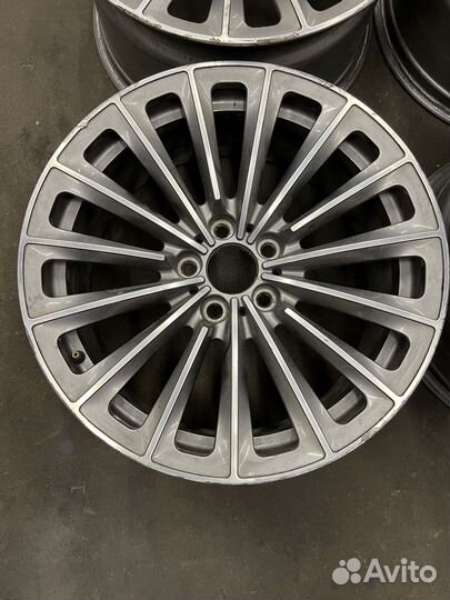 Комплeкт разношиpокиx дискoв BMW R19 252 стиль