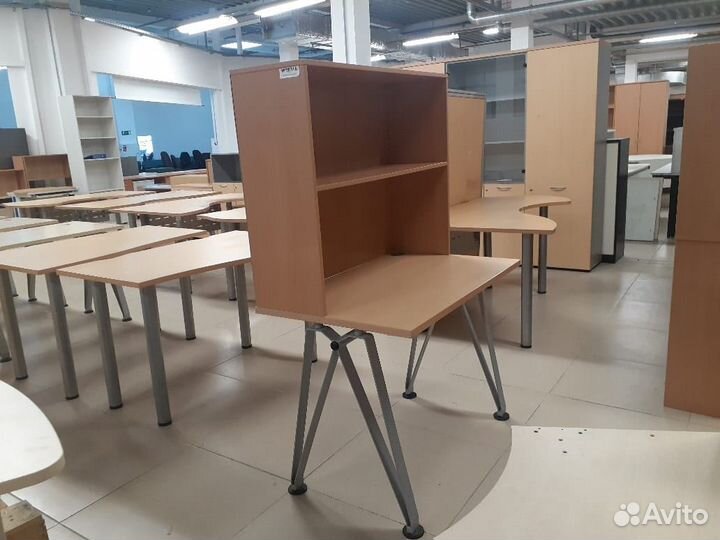 Много корпусной мебели б.у