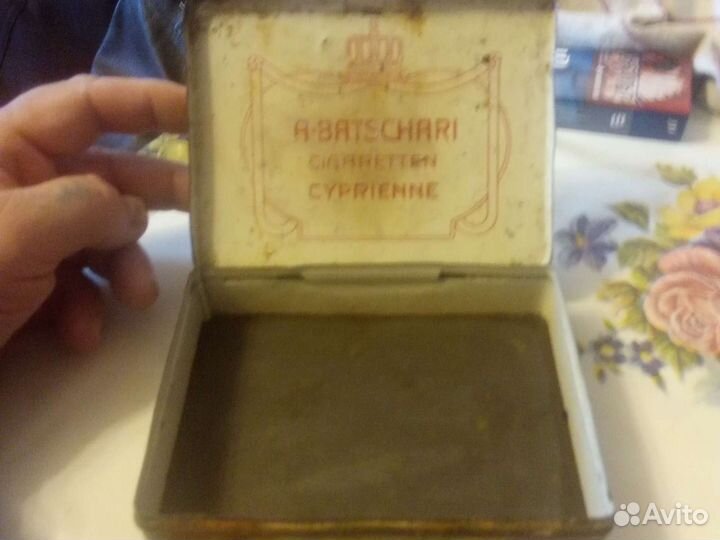 Жестяная коробка из под сигарет