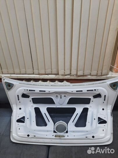 Задняя крышка багажника