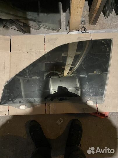 Стекло переднее левое honda accord 4 1991г