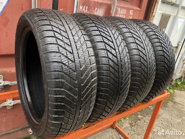 Goodyear Vector 4Seasons 205/50 R17