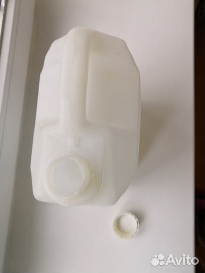 Канистра для воды 5 литров (пластмасса)