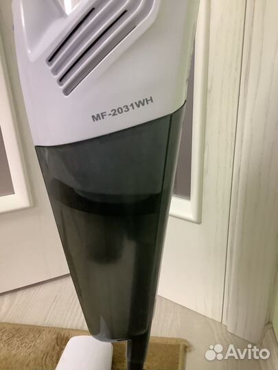 Пылесос вертикальный