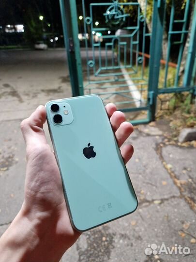 iPhone 11, 64 ГБ