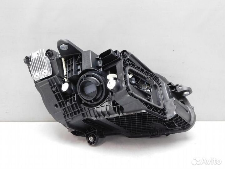 Фара левая Mercedes-Benz C-Class