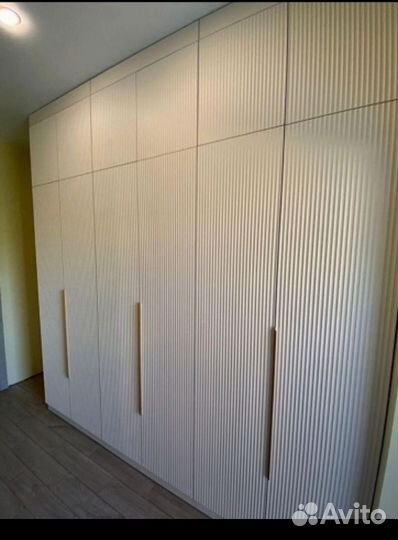 Шкаф распашной