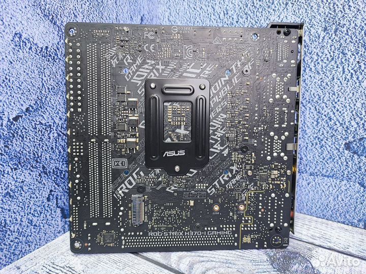 Материнская плата ROG Strix H370-i Gaming