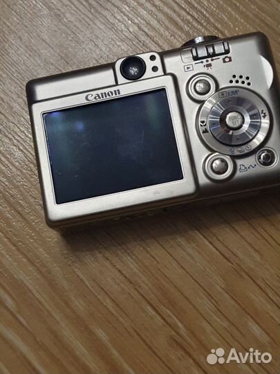 Фотоаппарат Canon ixus 50 почти новый