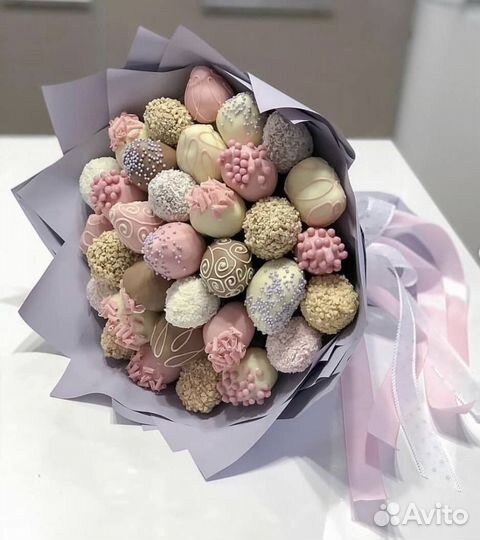 Клубника в шоколаде букеты