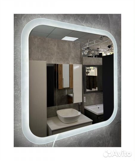 Зеркало с подсветкой для ванной