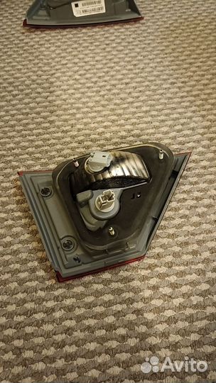 Правый треугольник багажника vesta