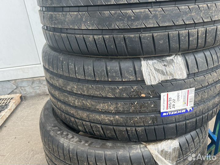 Michelin Pilot Sport 4 S 285/35 R22 106Y