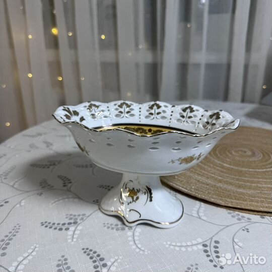 Конфетница на ножке