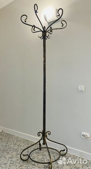 Вешалка кованая напольная