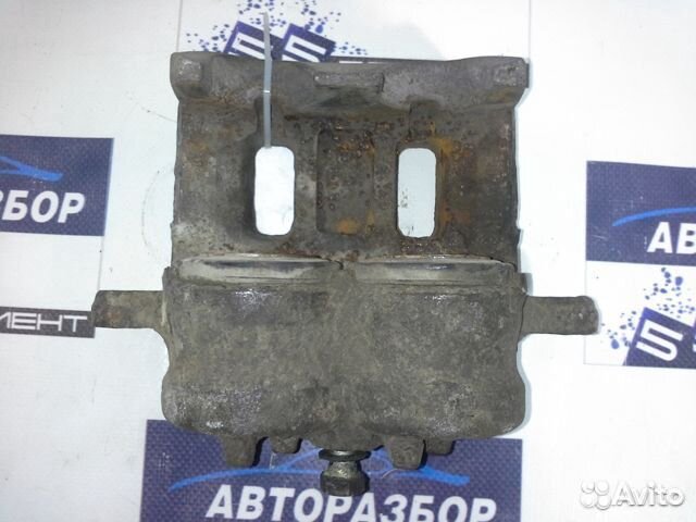 Суппорт передний Mitsubishi Pajero 4