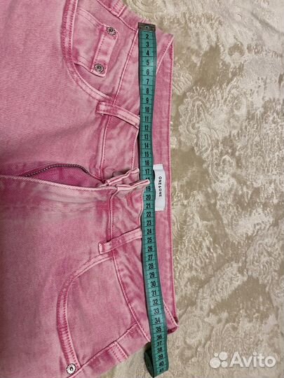 Яркие джинсы