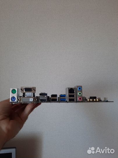 LGA 1700 Gigabyte H610M S2H DDR4 (неисправна)