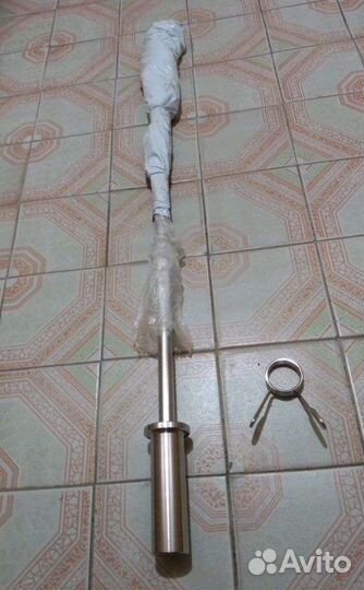 Гриф тренировочный диаметр 50 мм, 8 кг. с замками