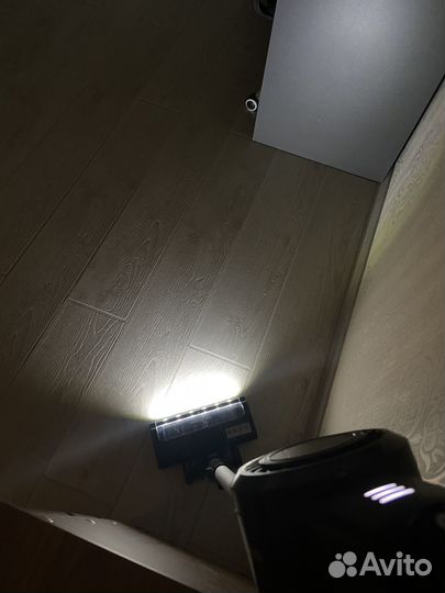 Пылесос вертикальный