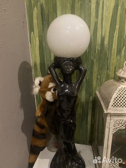 Лампа настольная