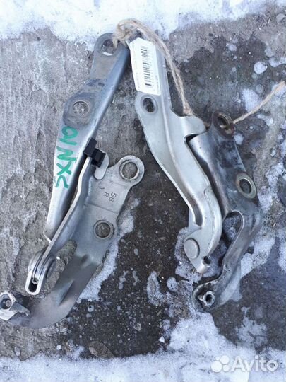 Крепление капота