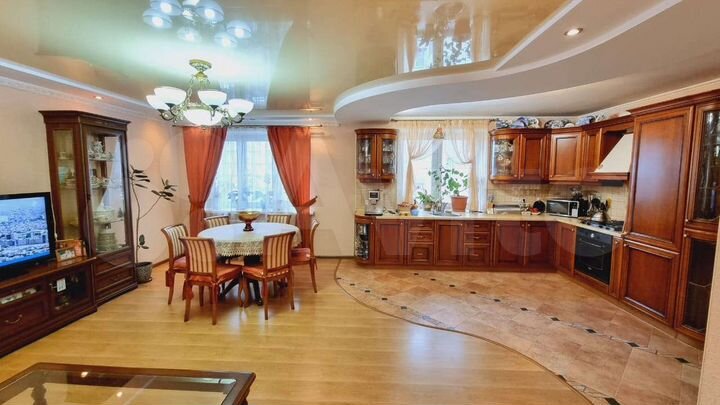 2-к. квартира, 73 м², 5/10 эт.