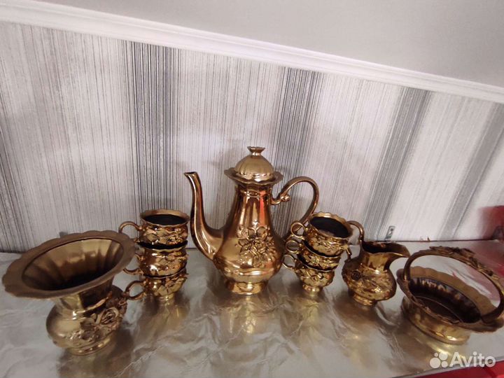 Фарфоровый чайный сервиз 