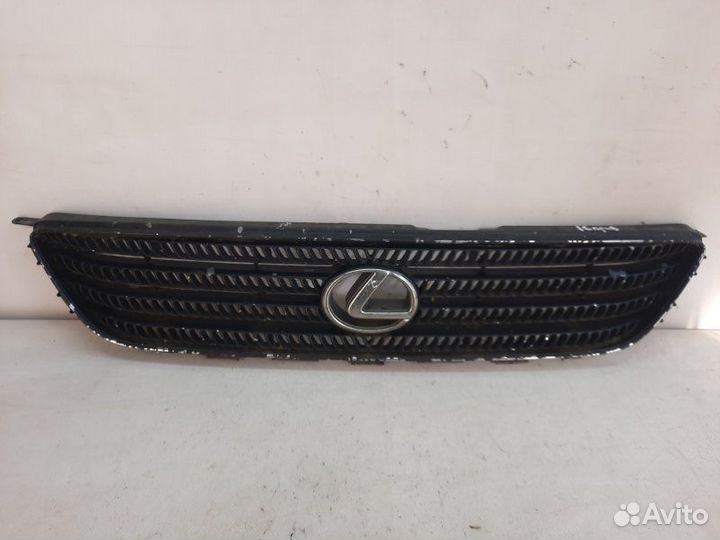 Решетка радиатора Lexus Is200 седан 2.0 1GFE 2001