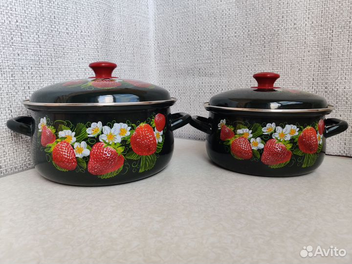 Набор эмалированных кастрюль