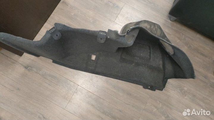 Обшивка багажника правая Bmw 650I E63 N62N 4.8