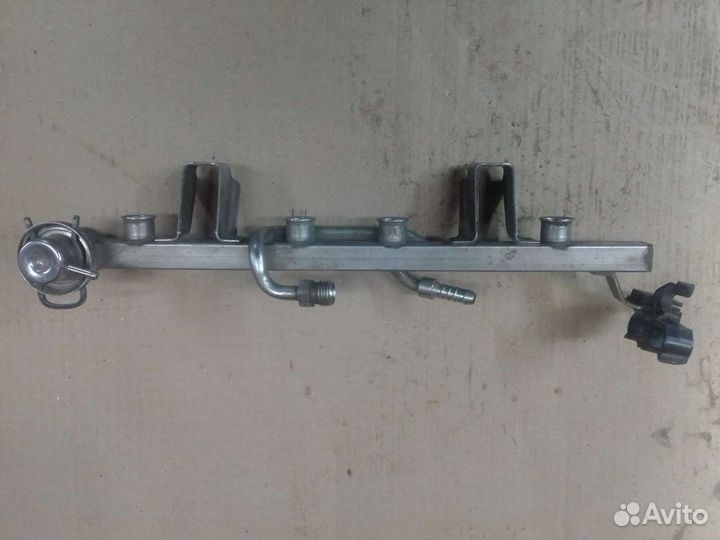 Топливная рампа Фольксваген Пассат б5