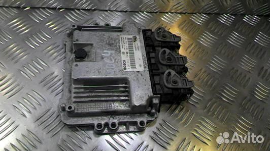 Блок управления двс renault laguna 2 (90C04PC01)