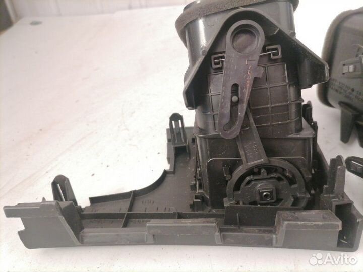 Дефлектор торпедо решетка Toyota Corolla седан