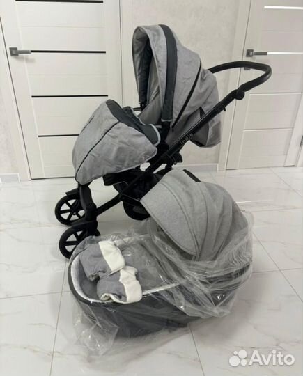Прогулочная коляска 2 в 1