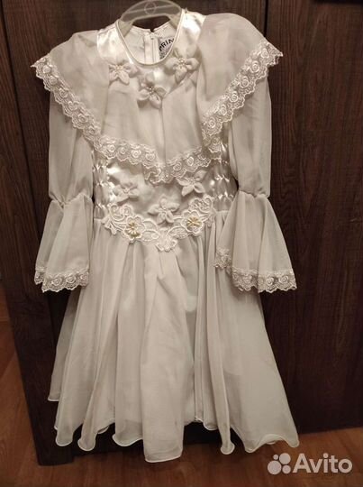 Платье для девочки, одевали один раз