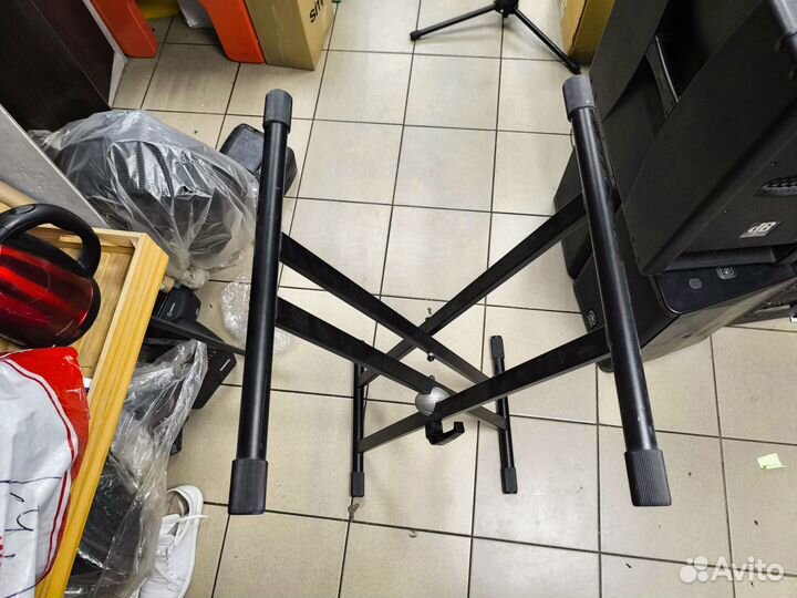 Tempo KS210 стойка под клавиши с защелкой