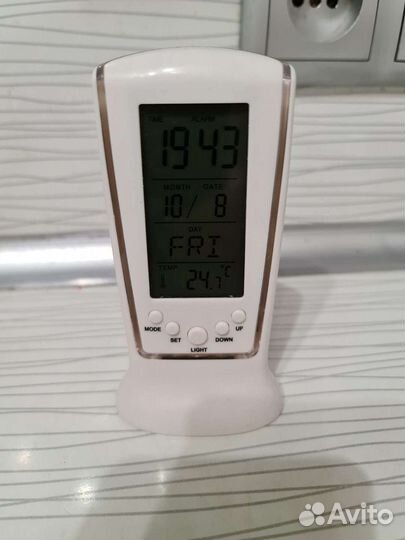 Метеостанция / часы с термометном и календарем