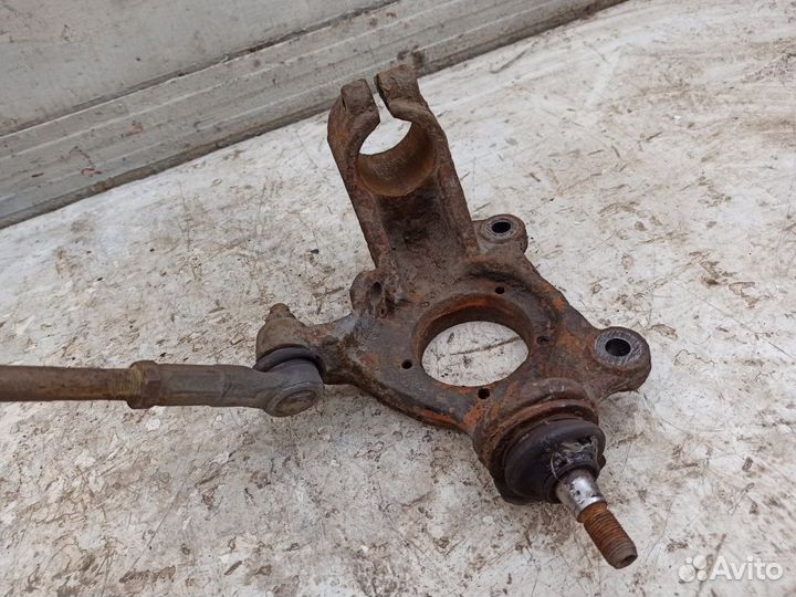 Кулак передний левый Форд