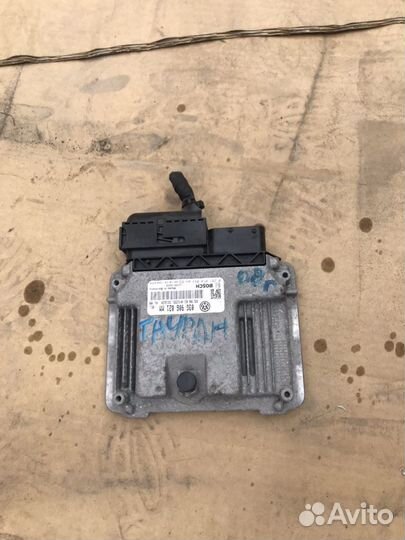 Блок управления двигателем на фольксваген Тауран