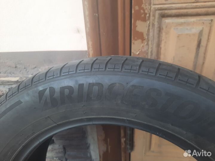 Bridgestone Alenza H/L 33 225/60 R18 100D