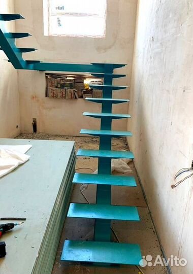 Лестничные перила кованные с монтажем