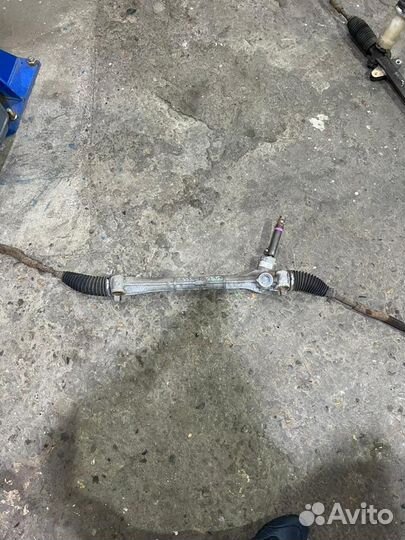 Рулевая рейка Toyota Avensis 270