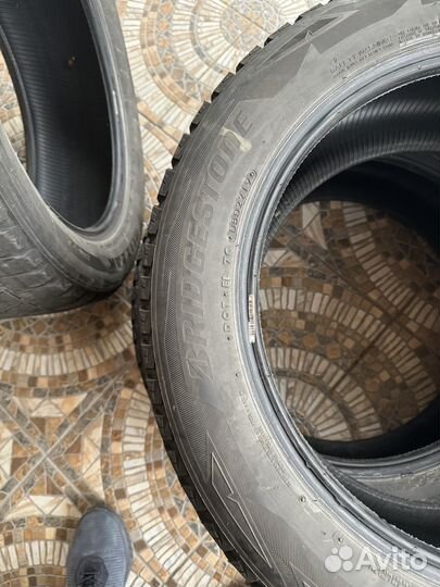 Bridgestone Blizzak DM-V2 235/55 R18 100T